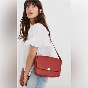 Madewell Abroad Shoulder Bag in Red (Cinnabar)